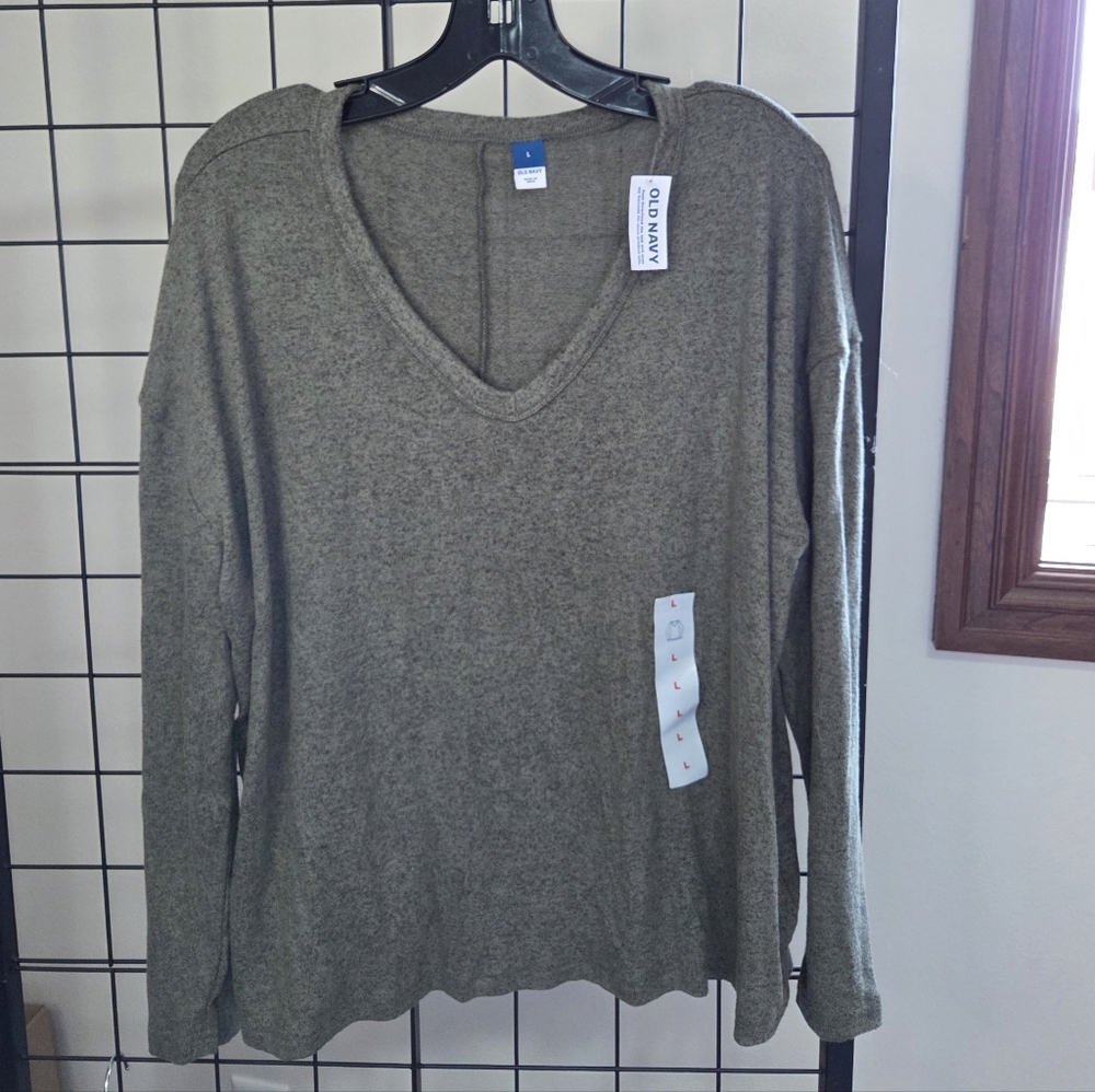 NWT- Old Navy Womens V-neck Longsleeve Shirt